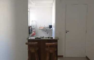 Imagem: O apartamento possui 2 Dormitórios, 1 Banheiro, 1 Vaga na garagem