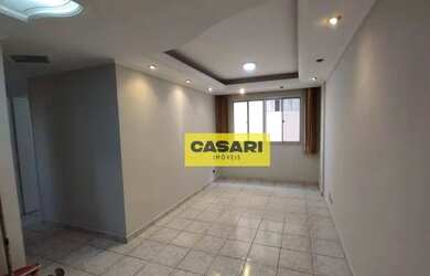 Imagem: O apartamento possui 3 Dormitórios, 1 Banheiro, 1 Vaga na garagem