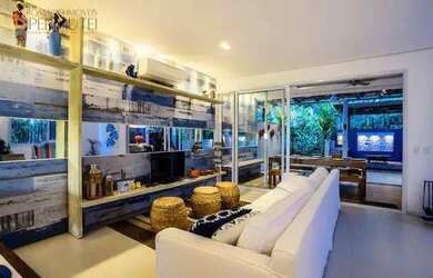 Imagem: A casa em condomínio possui 4 Dormitórios, 5 Banheiros, 3