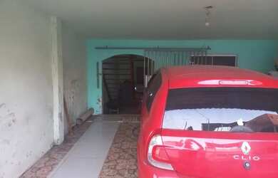 Imagem: A casa possui 5 Dormitórios, 5 Banheiros, 2 Vagas na garagem