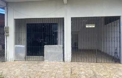 Imagem: A casa possui 2 Dormitórios, 2 Banheiros, 1 Vaga na garagem