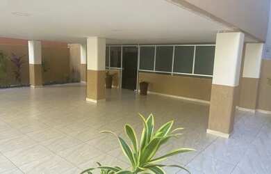 Imagem: O apartamento possui 1 Dormitório, 1 Banheiro, 1 Vaga na garagem