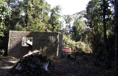 Imagem 10: Terreno casa iniciada Iguape