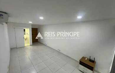 Imagem: O depósito possui 1 Vaga na garagem, 27m² de Área e está