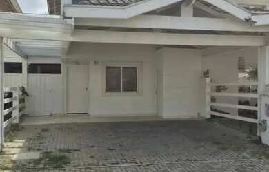 Imagem: A casa em condomínio possui 3 Dormitórios, 3 Banheiros, 100m²