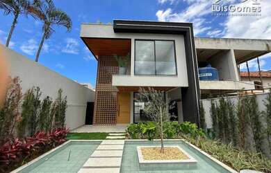 Imagem: A casa em condomínio possui 4 Dormitórios, 5 Banheiros, 2