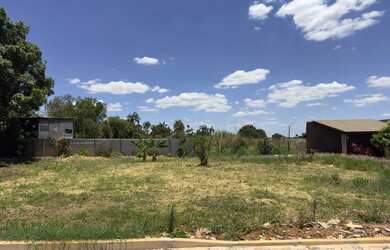 Imagem: O terreno possui 400m² de Área e está localizado em Ponte