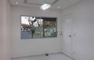 Imagem: A casa em condomínio possui 3 Dormitórios, 1 Banheiro, 2 Vagas