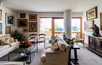 Imagem: O apartamento possui 3 Dormitórios, 1 Banheiro, 2 Vagas na