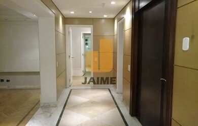 Imagem 9: Apartamento em área nobre, com 4 dormitórios sendo 4 suítes e 5 vagas...