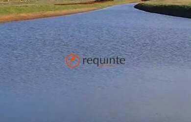 Imagem: O terreno possui 336m² de Área e está localizado em Laranjal