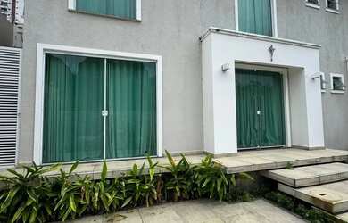 Imagem: A casa em condomínio para alugar possui 3 Dormitórios, 5 Banheiros