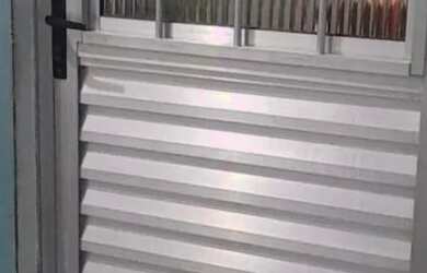 Imagem: A casa possui 2 Dormitórios, 1 Banheiro e está localizado