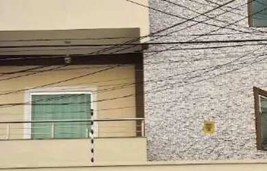 Imagem: A casa possui 4 Dormitórios, 5 Banheiros, 2 Vagas na garagem