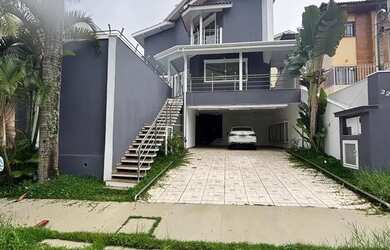 Imagem: A casa em condomínio possui 3 Dormitórios, 4 Banheiros, 4