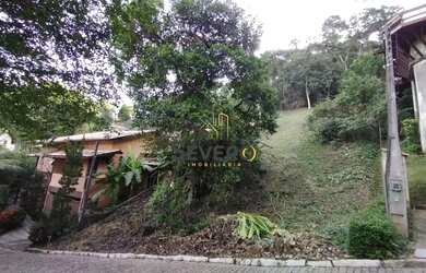 Imagem: O terreno possui 588m² de Área e está localizado em Serra