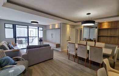 Imagem: O apartamento possui 3 Dormitórios, Acomodam 6 pessoas, 2 Vagas