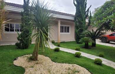 Imagem: A casa em condomínio possui 4 Dormitórios, 4 Banheiros, 4