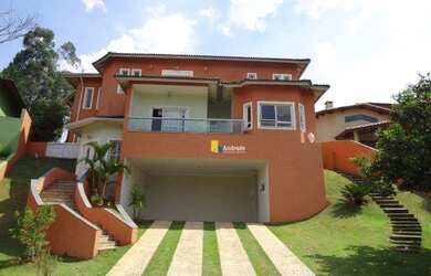 Imagem: A casa em condomínio possui 4 Dormitórios, 5 Banheiros, 4