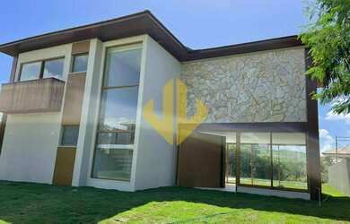 Imagem: A casa em condomínio possui 5 Dormitórios, 5 Banheiros, 3