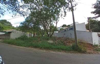 Imagem: O terreno possui 704m² de Área e está localizado em Jardim