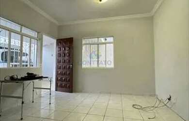 Imagem: A casa possui 3 Dormitórios, 1 Banheiro, 4 Vagas na garagem