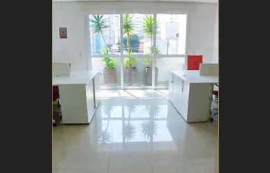 Imagem: O depósito possui 2 Vagas na garagem e 90m² de Área e está