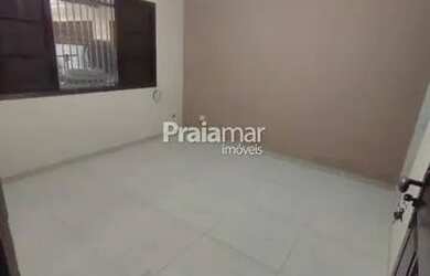 Imagem: A casa possui 1 Dormitório, 1 Banheiro, 1 Vaga na garagem