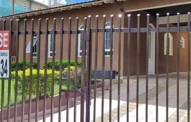 Imagem: A casa possui 3 Dormitórios, 3 Banheiros, 3 Vagas na garagem