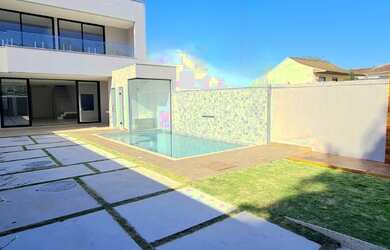 Imagem: A casa em condomínio possui 4 Dormitórios, 5 Banheiros, 4