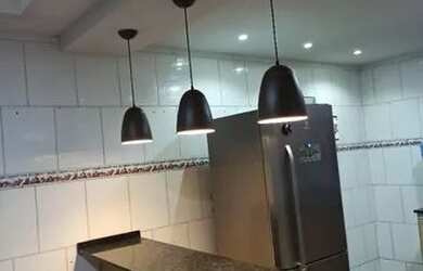 Imagem: A casa possui 2 Dormitórios, 2 Banheiros, 2 Vagas na garagem