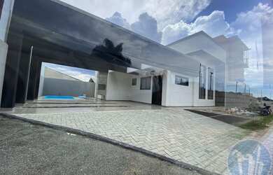 Imagem: A casa possui 3 Dormitórios, 1 Banheiro, 5 Vagas na garagem