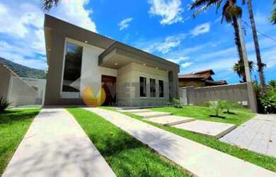 Imagem: A casa em condomínio possui 4 Dormitórios, 4 Banheiros, 3