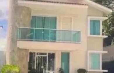 Imagem: A casa em condomínio possui 4 Dormitórios, 5 Banheiros, 4