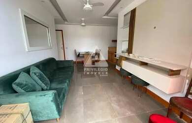 Imagem: O apartamento possui 2 Dormitórios, 3 Banheiros, 70m² de Área