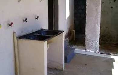 Imagem: A casa possui 2 Dormitórios, 1 Banheiro, 1 Vaga na garagem