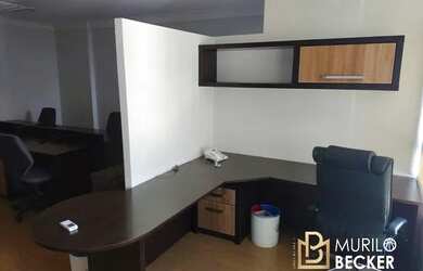 Imagem: O depósito possui 3 Vagas na garagem, 74m² de Área e está