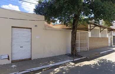 Imagem: A casa possui 2 Dormitórios, 2 Banheiros, 1 Vaga na garagem