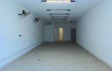 Imagem: O depósito possui 193m² de Área e está localizado em Centro