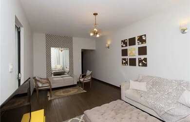 Imagem: A casa possui 4 Dormitórios, 4 Banheiros, 1 Vaga na garagem