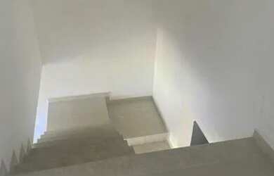 Imagem: A casa possui 3 Dormitórios, 3 Banheiros, 2 Vagas na garagem