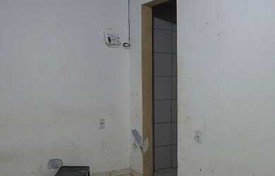 Imagem: A casa possui 1 Dormitório, 1 Banheiro, 3 Vagas na garagem