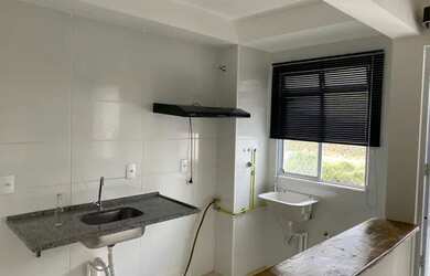 Imagem: O apartamento possui 2 Dormitórios, 1 Banheiro, 1 Vaga na garagem