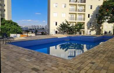 Imagem: O apartamento possui 3 Dormitórios, 1 Banheiro, 1 Vaga na garagem