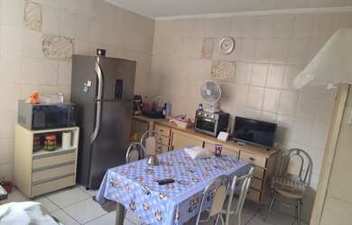 Imagem: A casa à venda possui 3 Dormitórios, 3 Banheiros, 2 Vagas