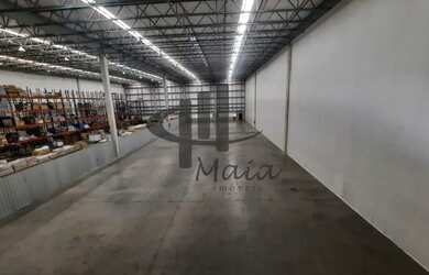 Imagem: O depósito possui 5 Vagas na garagem e 1425m² de Área e está