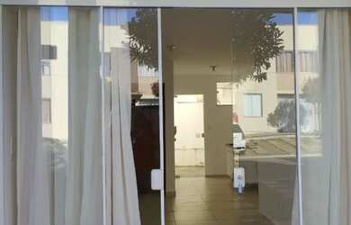 Imagem: O apartamento possui 2 Dormitórios, 2 Banheiros e 1 Vaga na