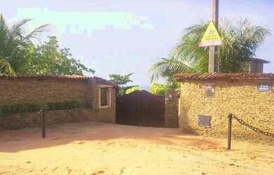 Imagem: A casa possui 3 Dormitórios, 5 Banheiros, 5 Vagas na garagem