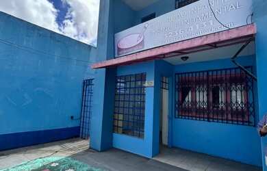 Imagem: A casa possui 2 Dormitórios, 3 Banheiros, 2 Vagas na garagem