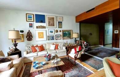 Imagem: O apartamento possui 4 Dormitórios, 4 Banheiros, 2 Vagas na